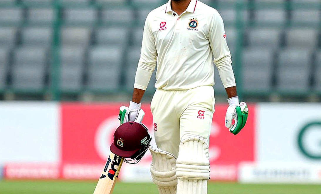 154/9 से 242 तक: लाहौर में शादाब ख़ान और हारिस रऊफ़ की 89 रन की साझेदारी, और वह 'चमत्कार' जो पाकिस्तान की शीर्ष क्रम की दरार पर परदा डाल गया