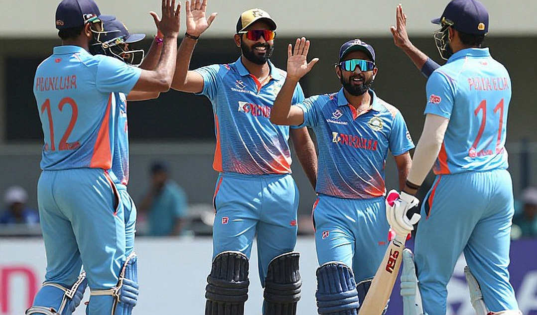 चार कहानियाँ, तीन फॉर्मेट, एक बहस: क्रिकेट का एजेंडा असल में कौन तय कर रहा है